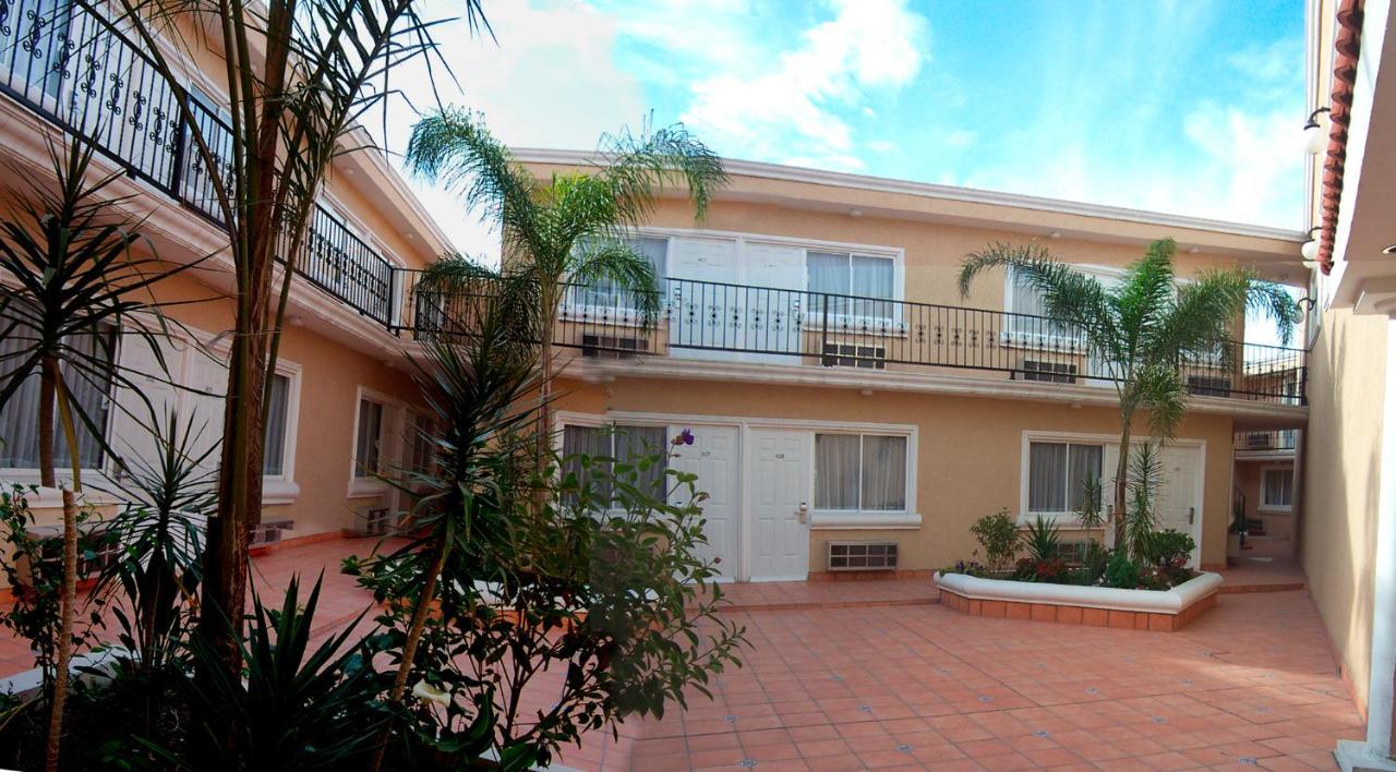 Hotel La Villa Torreon Exterior photo