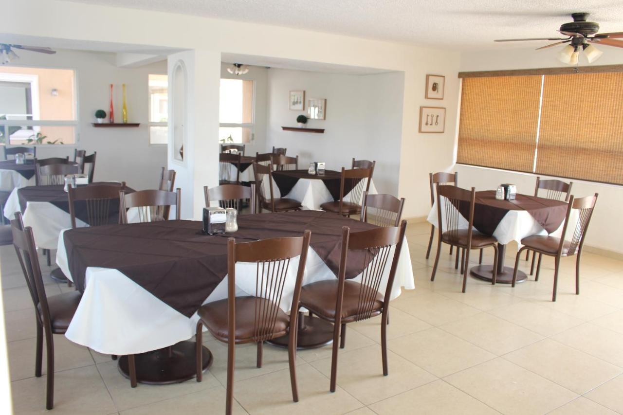 Hotel La Villa Torreon Exterior photo