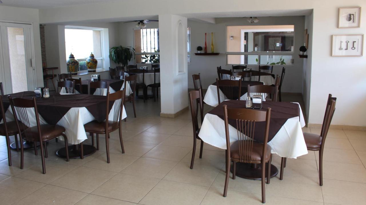 Hotel La Villa Torreon Exterior photo