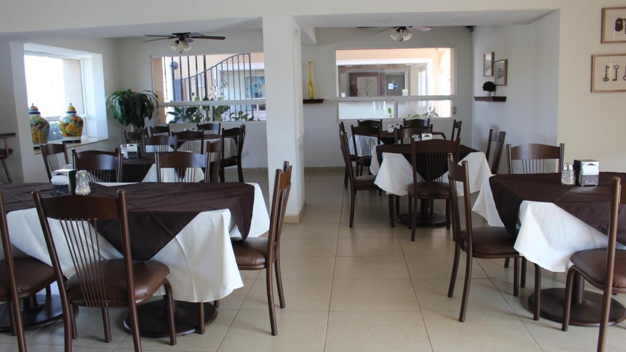 Hotel La Villa Torreon Exterior photo