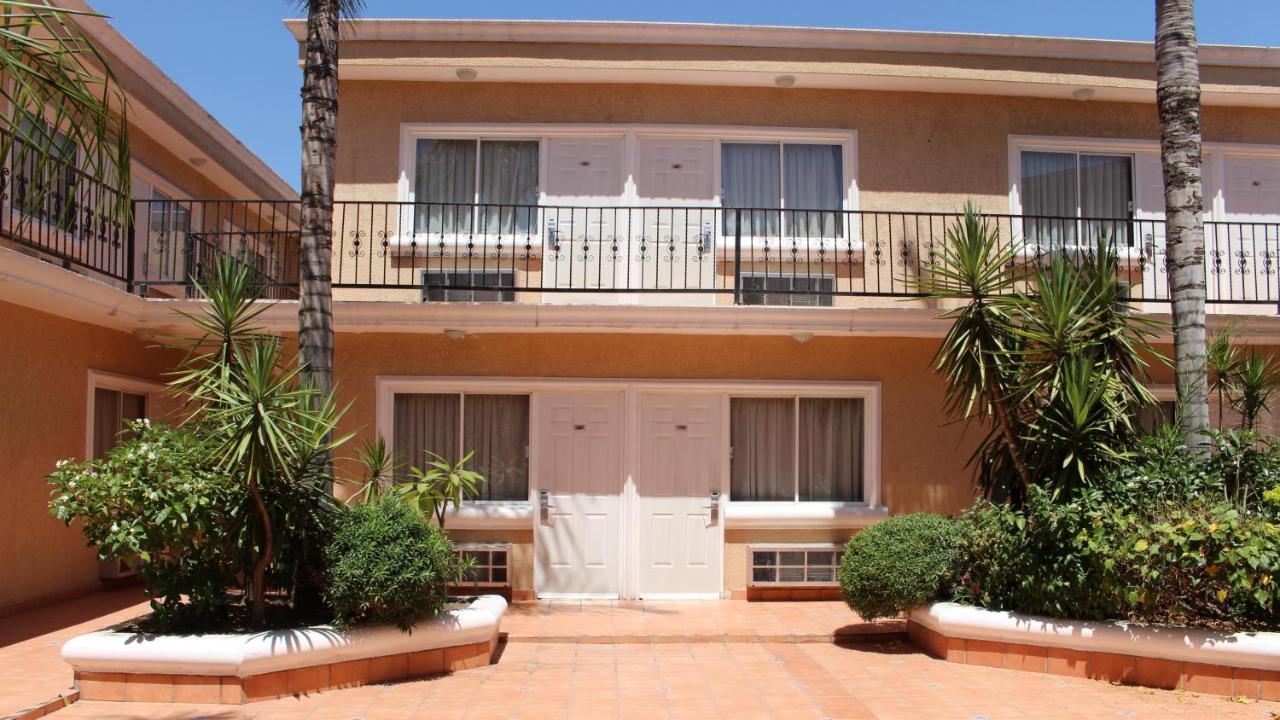 Hotel La Villa Torreon Exterior photo
