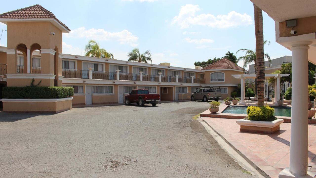 Hotel La Villa Torreon Exterior photo