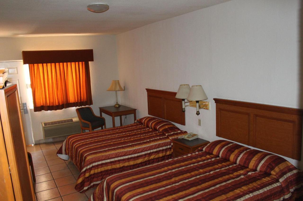 Hotel La Villa Torreon Exterior photo
